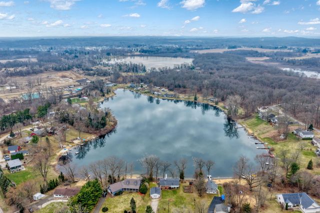 228 Oak Grove Drive, Brooklyn, MI 49230