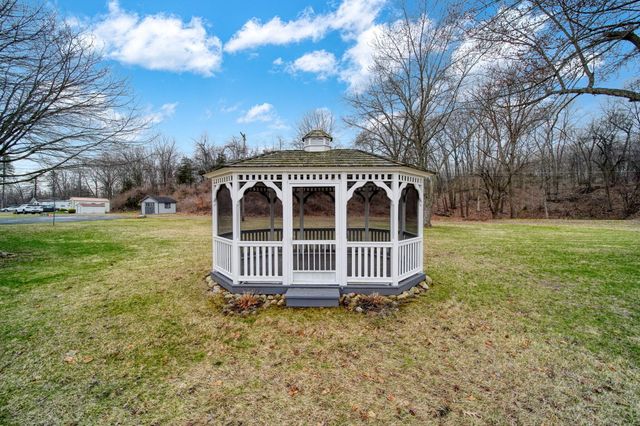 228 Oak Grove Drive, Brooklyn, MI 49230