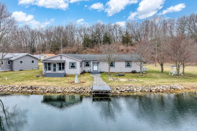 228 Oak Grove Drive, Brooklyn, MI 49230