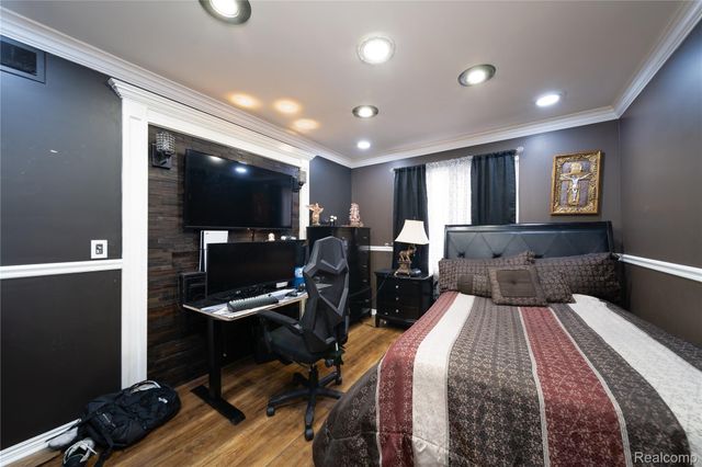 20218 Glenview Court, Macomb Township, MI 48044