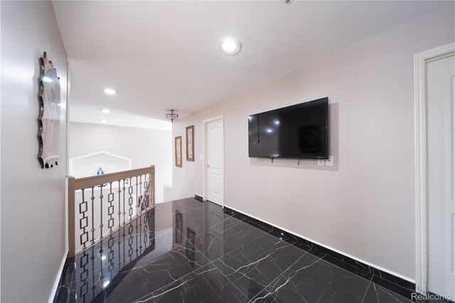 20218 Glenview Court, Macomb Township, MI 48044