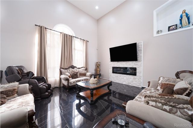 20218 Glenview Court, Macomb Township, MI 48044