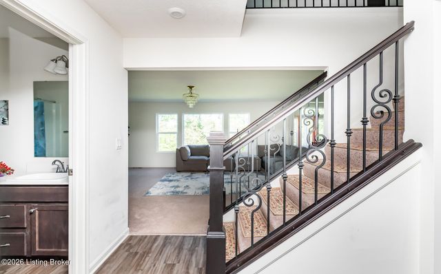 108 Strawberry Field Dr, Mt Washington, KY 40047