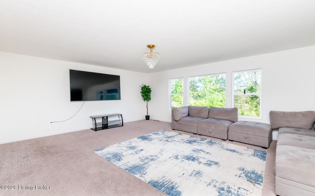 108 Strawberry Field Dr, Mt Washington, KY 40047