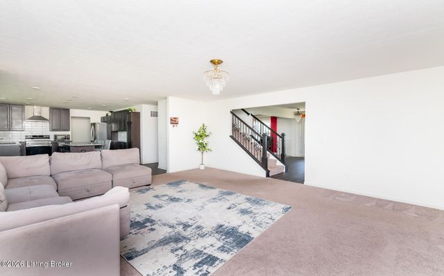 108 Strawberry Field Dr, Mt Washington, KY 40047