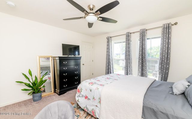 108 Strawberry Field Dr, Mt Washington, KY 40047