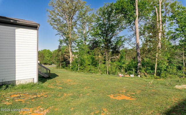 108 Strawberry Field Dr, Mt Washington, KY 40047