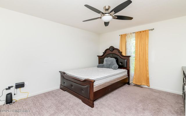 108 Strawberry Field Dr, Mt Washington, KY 40047