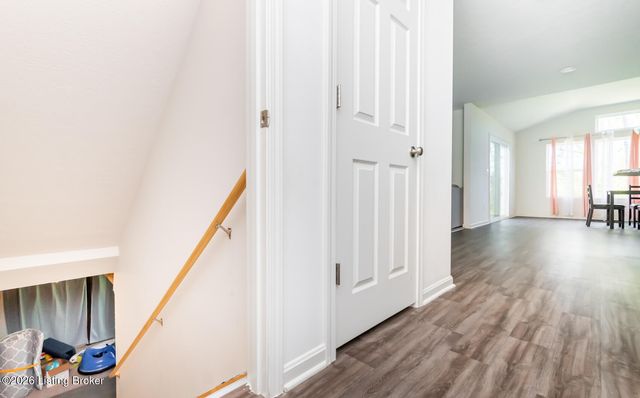 108 Strawberry Field Dr, Mt Washington, KY 40047