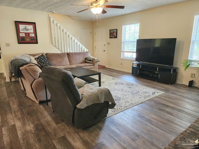 4525 Baybrook Dr, Pensacola, FL 32514