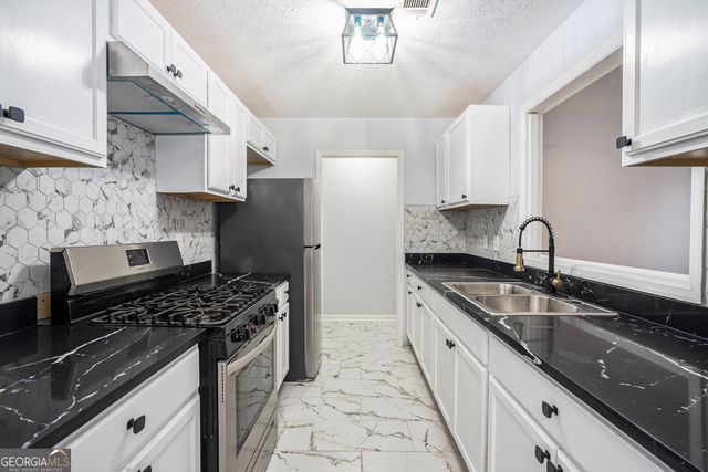 2161 Wellington Circle, Lithonia, GA 30058