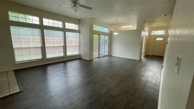 202 Chamblin Drive, Cedar Hill, TX 75104