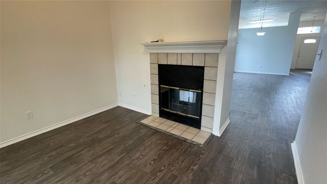 202 Chamblin Drive, Cedar Hill, TX 75104
