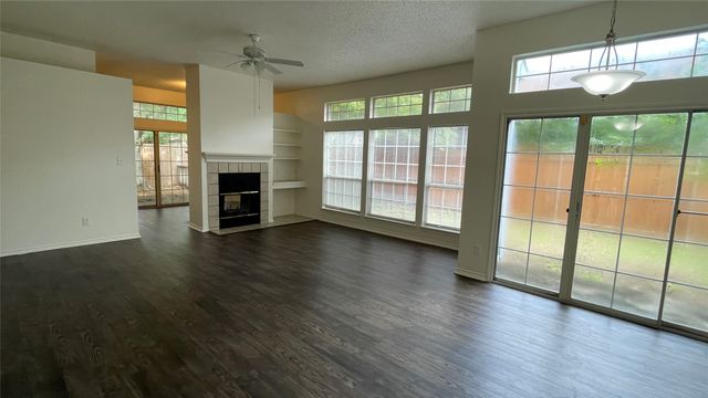 202 Chamblin Drive, Cedar Hill, TX 75104