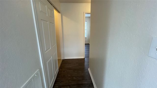 202 Chamblin Drive, Cedar Hill, TX 75104