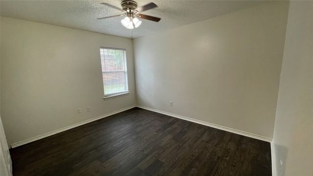 202 Chamblin Drive, Cedar Hill, TX 75104