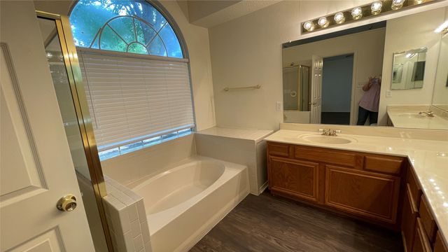 202 Chamblin Drive, Cedar Hill, TX 75104