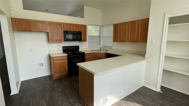 202 Chamblin Drive, Cedar Hill, TX 75104