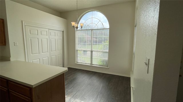 202 Chamblin Drive, Cedar Hill, TX 75104
