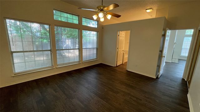 202 Chamblin Drive, Cedar Hill, TX 75104