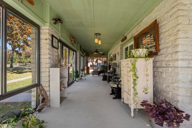 24900 S 622 Road, Grove, OK 74344