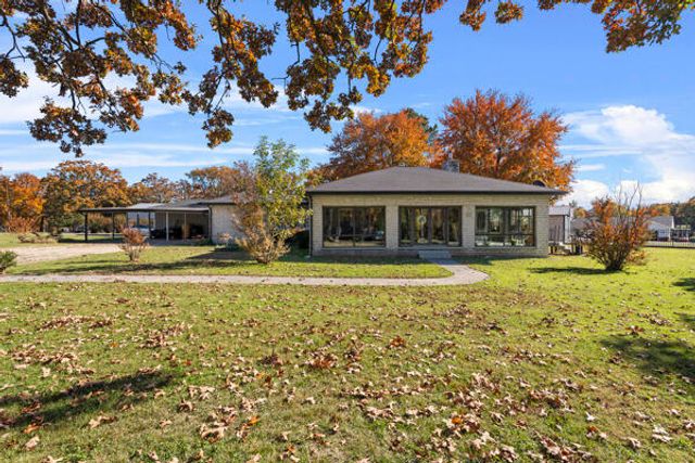 24900 S 622 Road, Grove, OK 74344