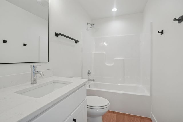 2420 38 Avenue S, Moorhead, MN 56560