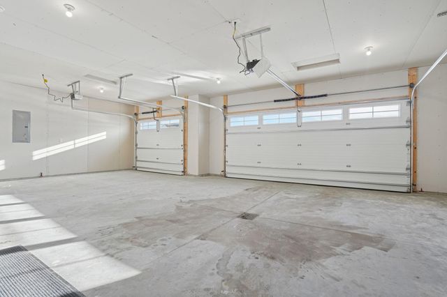 2420 38 Avenue S, Moorhead, MN 56560