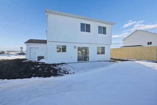 2420 38 Avenue S, Moorhead, MN 56560