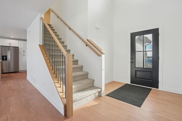 2420 38 Avenue S, Moorhead, MN 56560