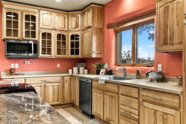 7 W Azulejo Court, Santa Fe, NM 87508