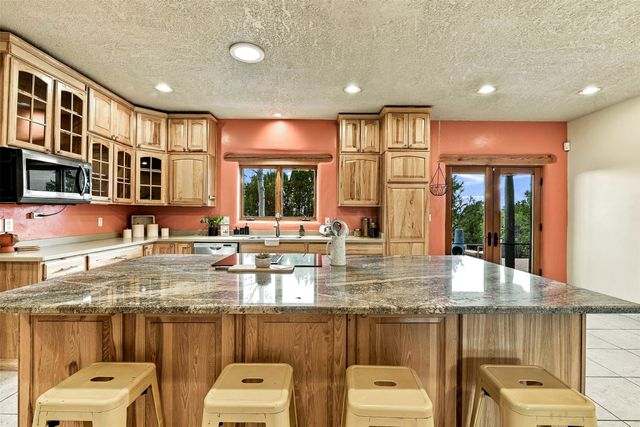 7 W Azulejo Court, Santa Fe, NM 87508