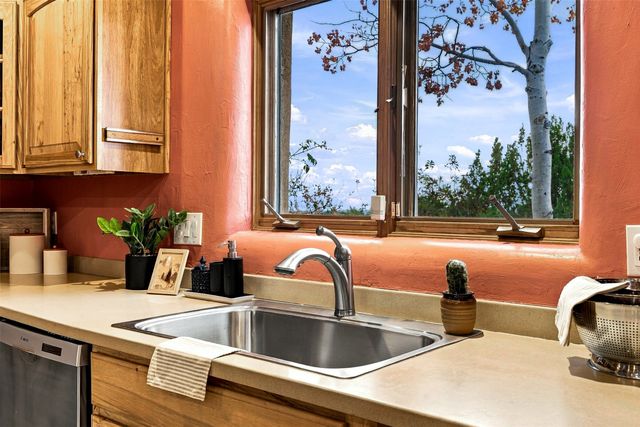 7 W Azulejo Court, Santa Fe, NM 87508