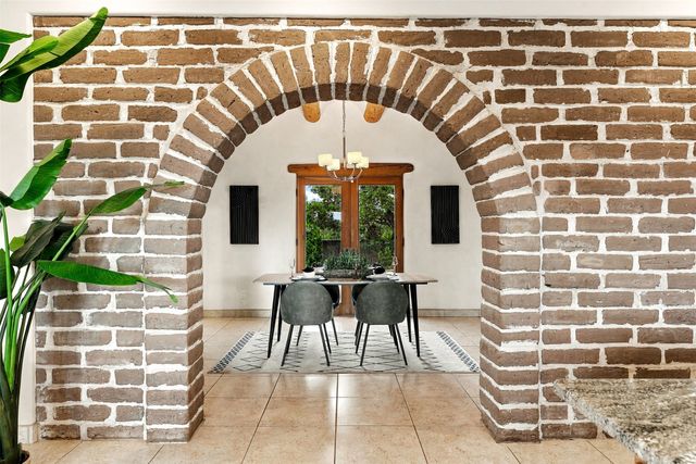 7 W Azulejo Court, Santa Fe, NM 87508