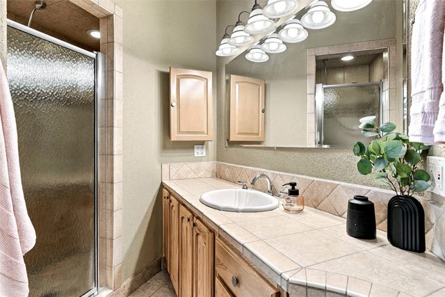 7 W Azulejo Court, Santa Fe, NM 87508