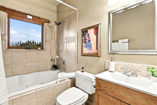7 W Azulejo Court, Santa Fe, NM 87508