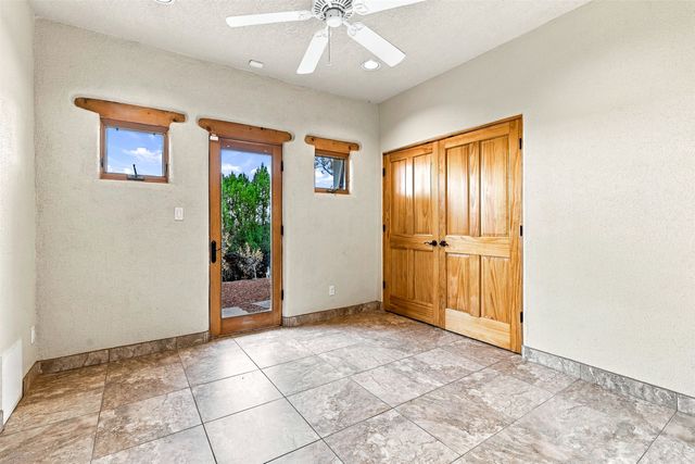 7 W Azulejo Court, Santa Fe, NM 87508