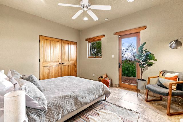 7 W Azulejo Court, Santa Fe, NM 87508