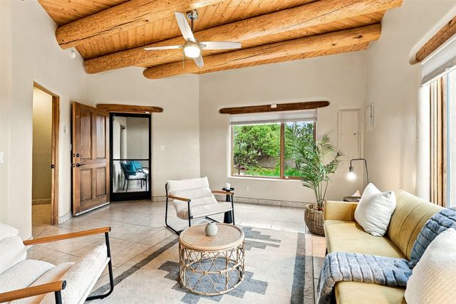 7 W Azulejo Court, Santa Fe, NM 87508