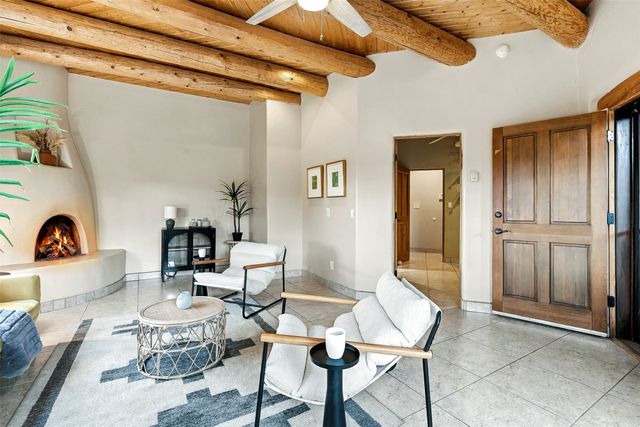 7 W Azulejo Court, Santa Fe, NM 87508