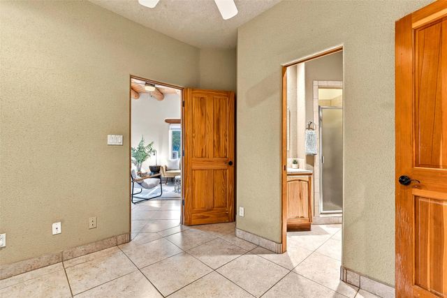 7 W Azulejo Court, Santa Fe, NM 87508