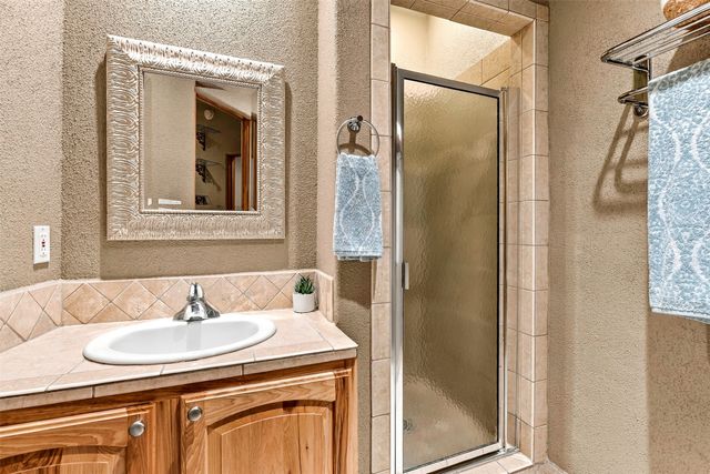 7 W Azulejo Court, Santa Fe, NM 87508