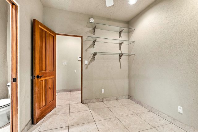 7 W Azulejo Court, Santa Fe, NM 87508