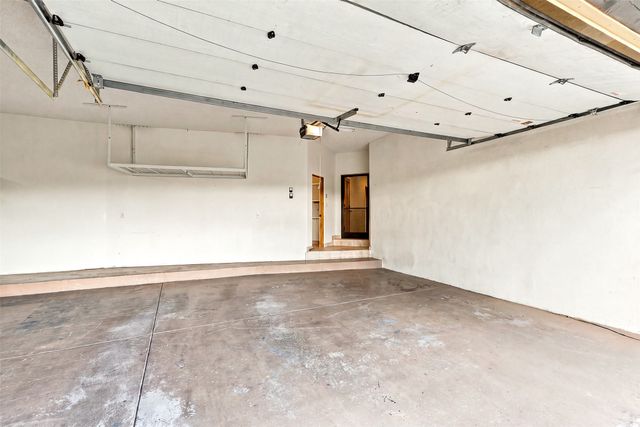7 W Azulejo Court, Santa Fe, NM 87508