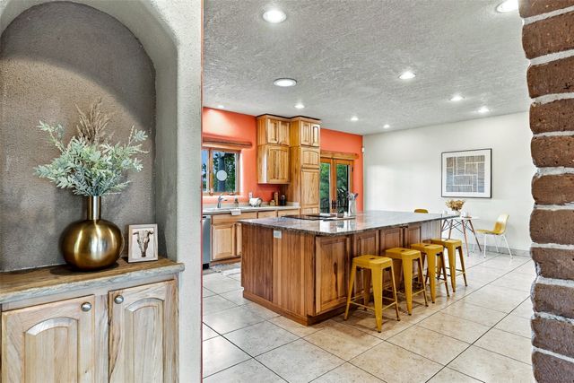 7 W Azulejo Court, Santa Fe, NM 87508