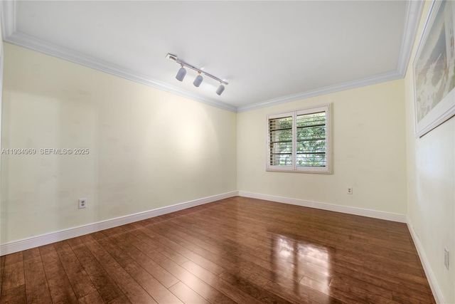 7524 SW 78th Ter, Miami, FL 33143