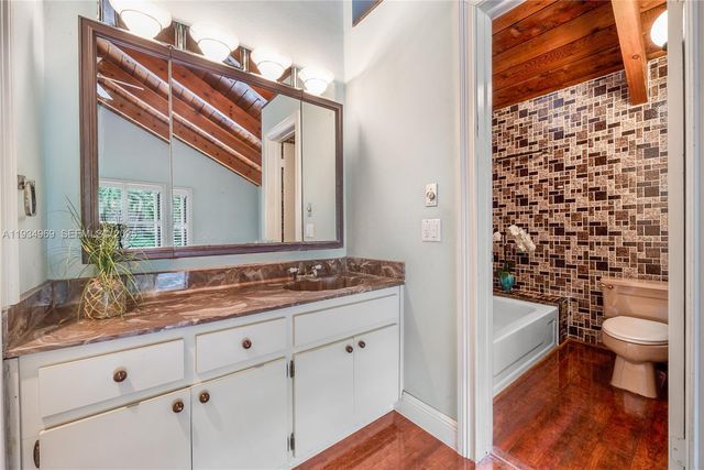 7524 SW 78th Ter, Miami, FL 33143