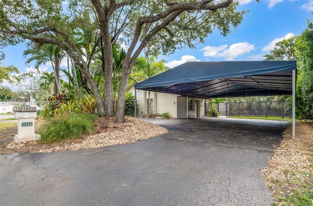 7524 SW 78th Ter, Miami, FL 33143