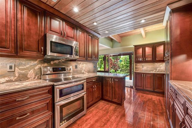 7524 SW 78th Ter, Miami, FL 33143