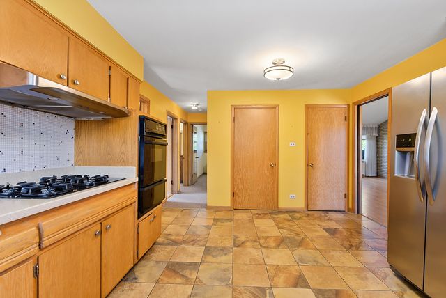 10621 Laramie Avenue, Oak Lawn, IL 60453
